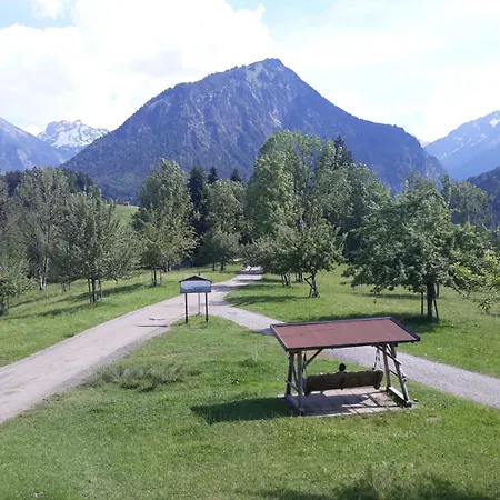 Alphorn Bergnescht Apartament